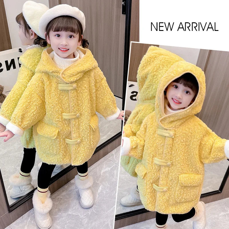 Girls' Thickened Hooded Lamb Wool Winter Coat-Stylish Medium-Length Casual Outerwear for Outdoor Adventure.