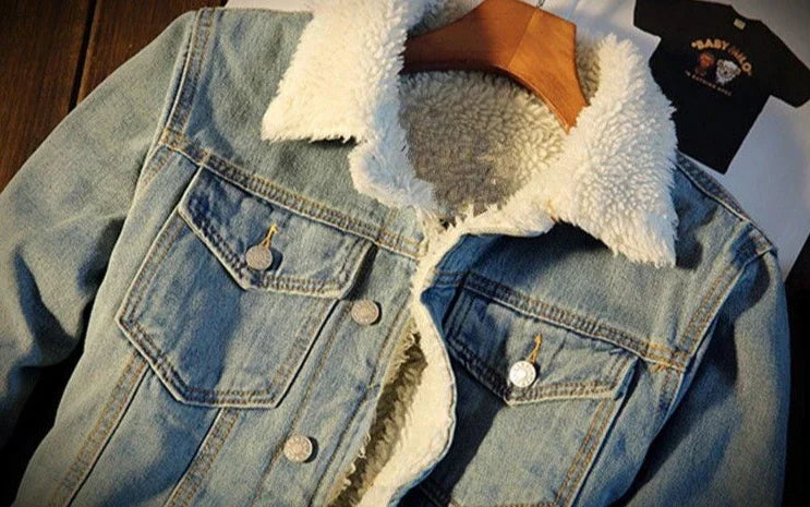 Shangkaka Y2K-Inspired Men's Denim Jacket: Trendy Loose Fit with Cozy Wool Liner-Winter 2024 Edition.