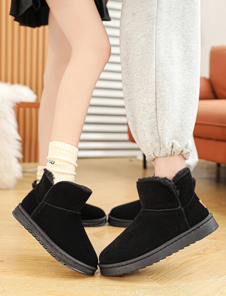 Women's winter ankle outdoor short plush high quality non-slip waterproof snow boots.